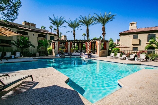 Crystal Clear Swimming Pool - San Tropez Apartment Homes