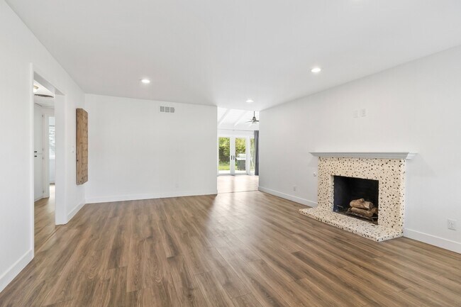 Photo - 135 N Barnwell St