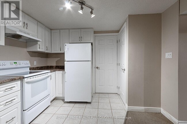 Photo - 415 Norrie Crescent