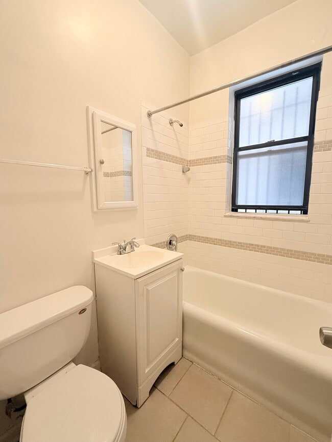 839 W Sheridan Rd Unit 221