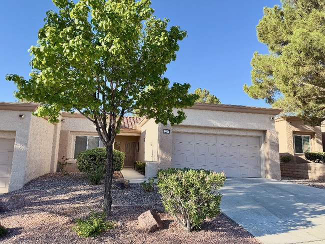 Building Photo - 10065 Hemet Dr Rental
