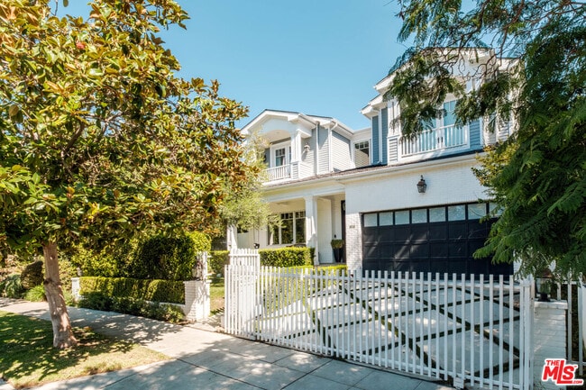 Photo - 1636 Warnall Ave