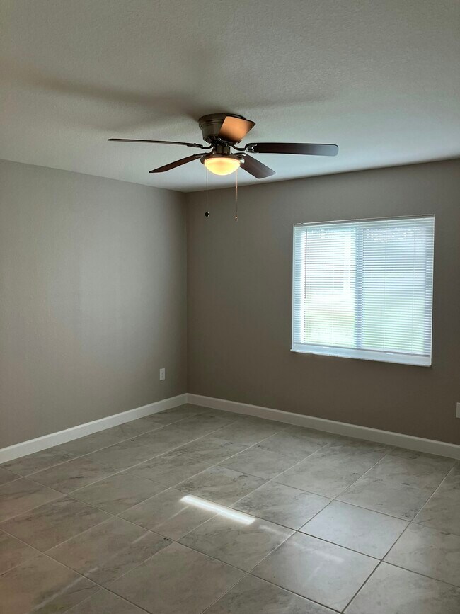 Photo - 129 Boundary Blvd