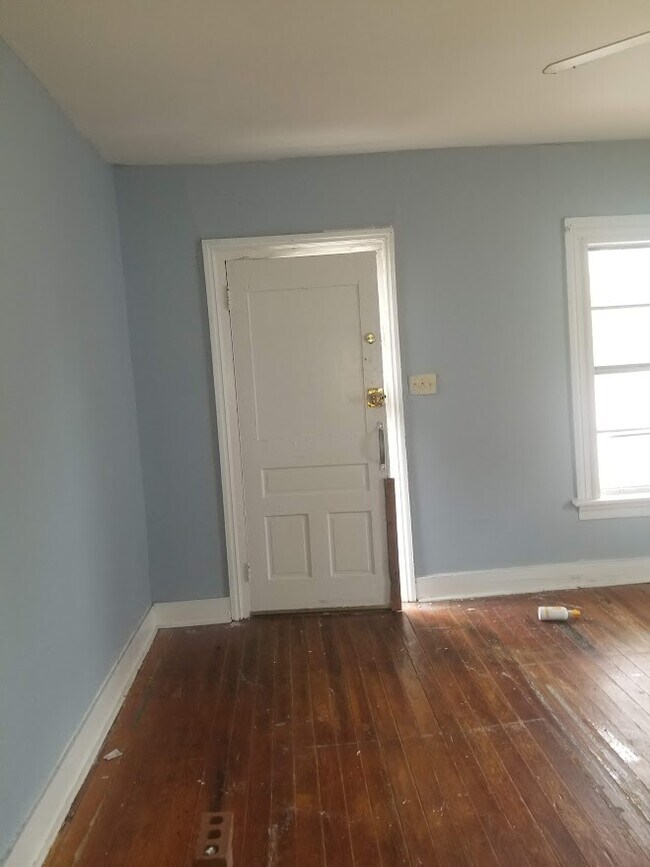 Front Room - 2045 Clark St