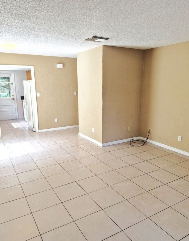 Photo - 2 bedroom 1 bath - Move in special