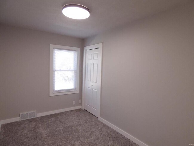 Photo - 19025 Oakmont S Dr