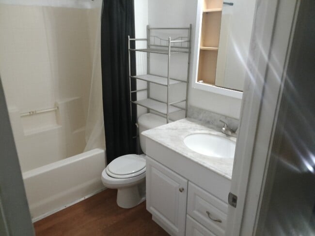 Photo - 1122 Bird St