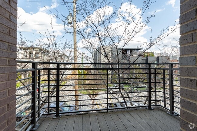 3BR, 3BA - Van Buren - 1,682-1,695SF - Balcony