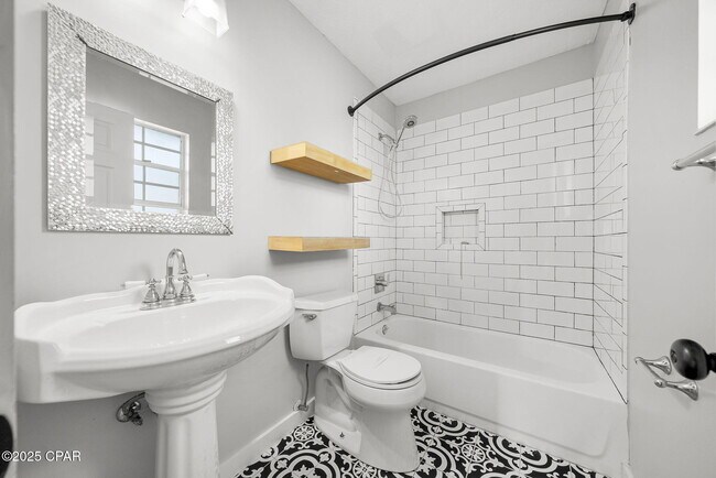 Photo - 1203 Iowa Ave