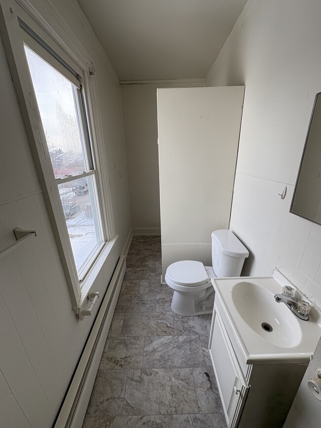 Photo - 31 Nutt Ave Unit B