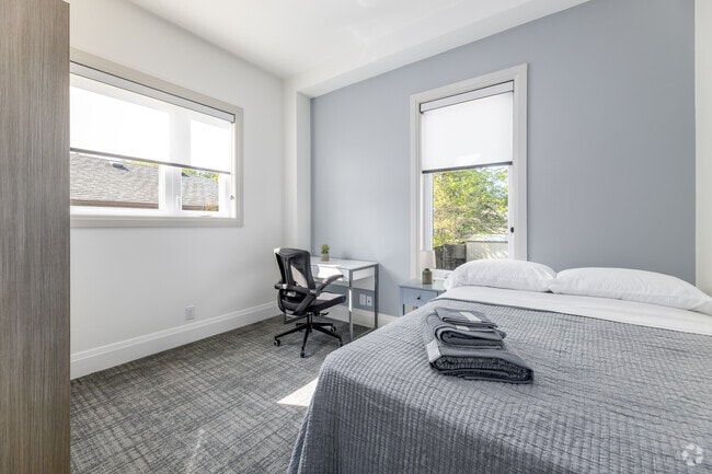 6BR, 3BA - 1,800SF - Bedroom