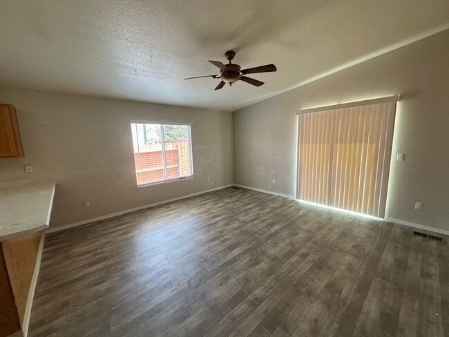 Photo - 17878 Empire Ct
