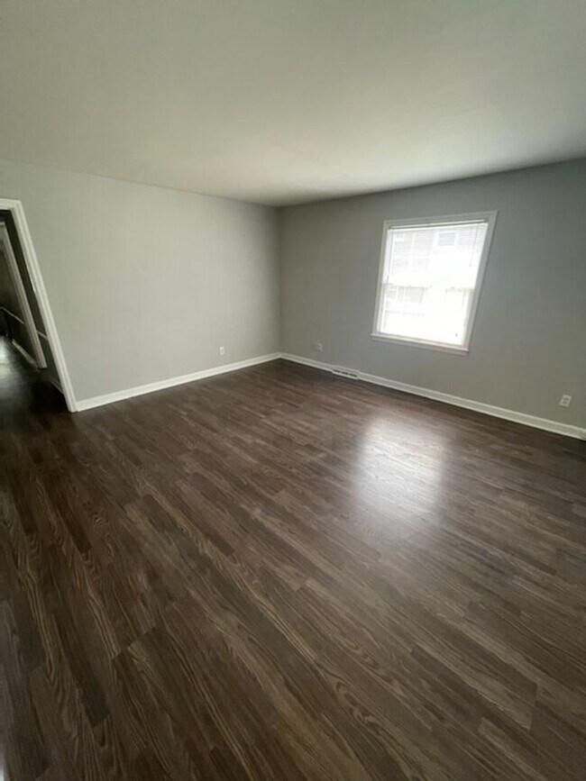 1194 W. Fourth Street Apt A