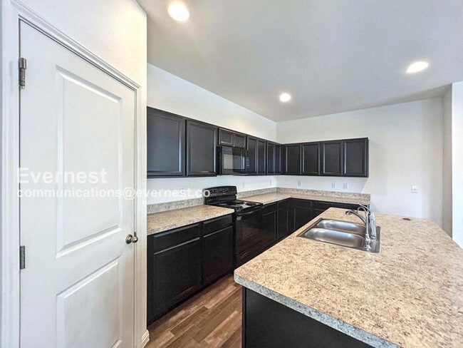 Photo - 400 Seneca Loop