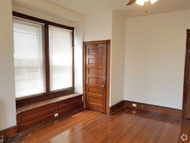 Building Photo - Large private bedroom plus office for rent... Unit 1st Floor  Front Rental