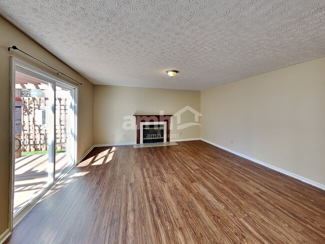 Photo - 1466 Cinnamon Dr