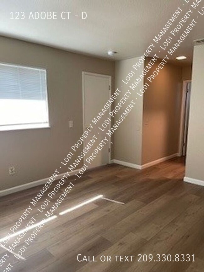 Photo - 123 Adobe Ct Unidad D