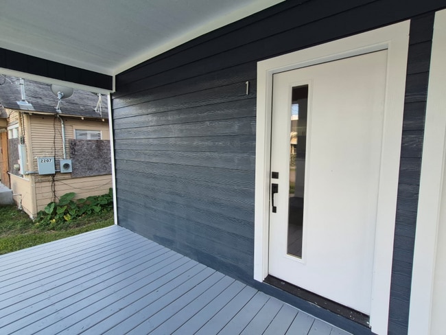 Photo - 2209 Gano St Unidad 1