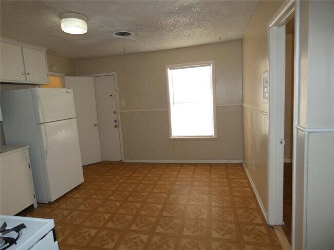 Photo - 3 bedroom, 1 bath