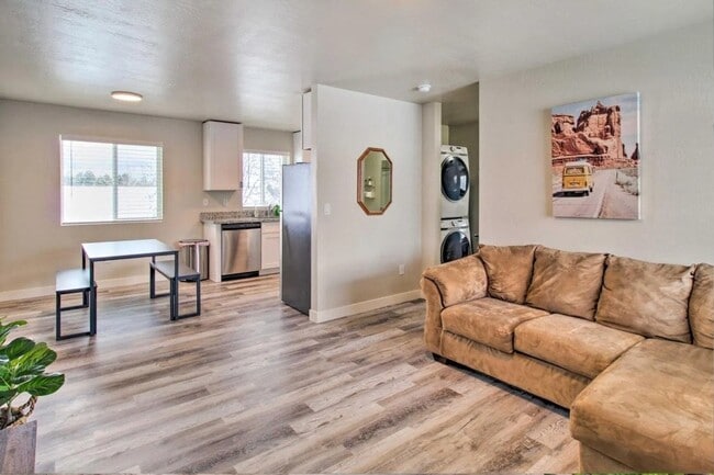 Photo - 1110 W Woodland Lake Rd Unidad A