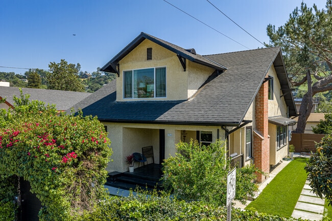 Building Photo - 1368 1/2 Yosemite Dr