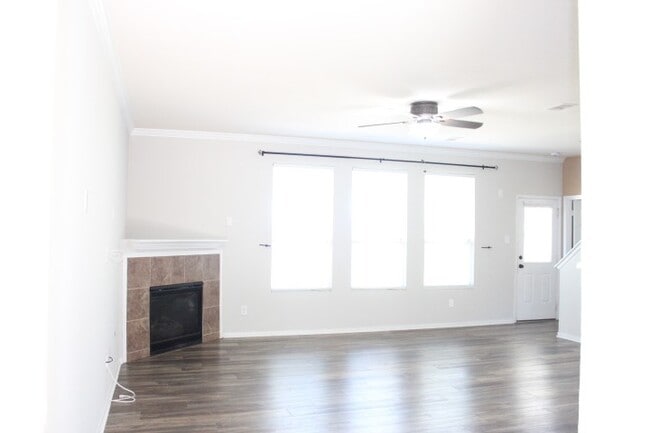 Photo - 18115 June Oak St