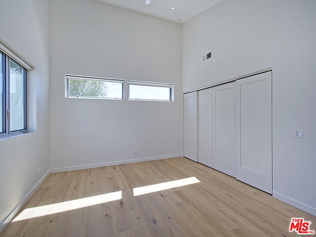 Photo - 806 6th Ave Unidad 4