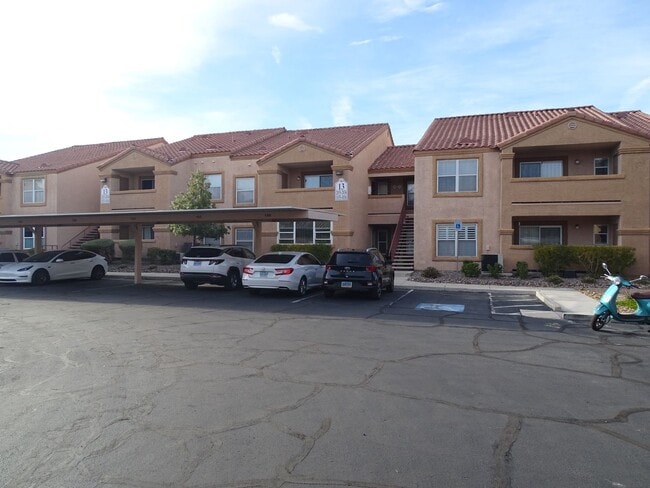Photo - Well Cared For 1 Bed, 1 Bath 2nd Floor West Side Condo Unidad 2035