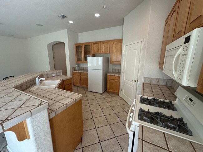 Photo - 2 Bed 2 Bath Plus Den In Summerset Orchard...