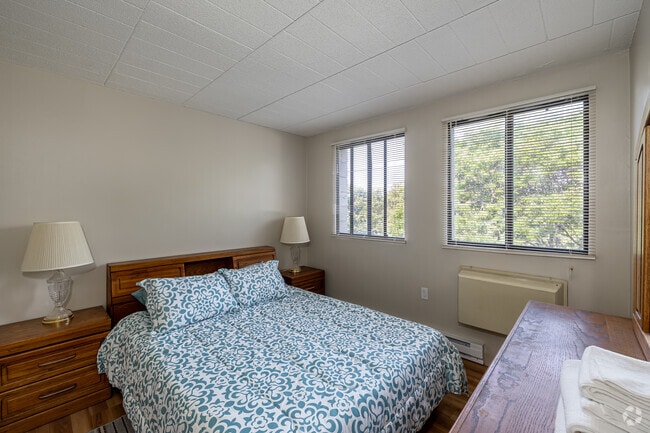 1BR, 1BA - Bedroom - Seabury Cooperative
