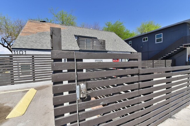 Photo - 1101 Stewart Ave Unidad 201