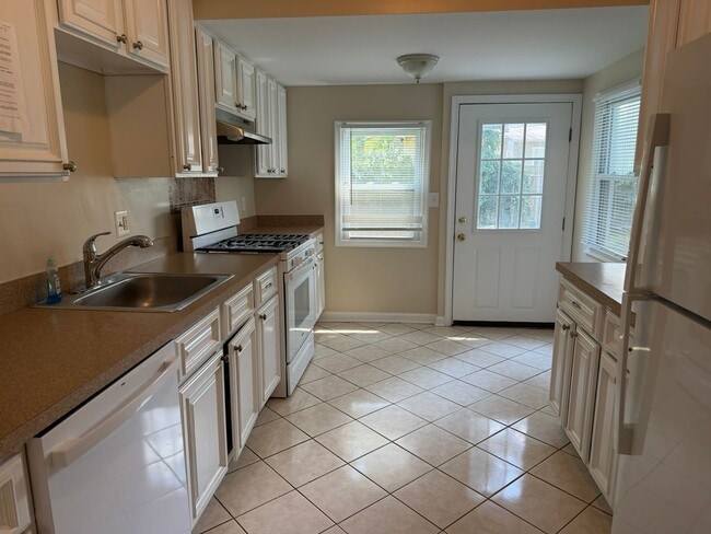 Photo - Spacious home close to METRO, Uof MD, etc.