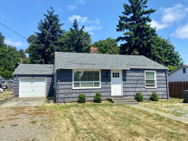 Building Photo - 4 bedroom Seatac rambler w/ large yard
