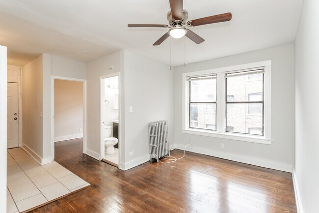 Photo - 6959 S Paxton Ave Townhome