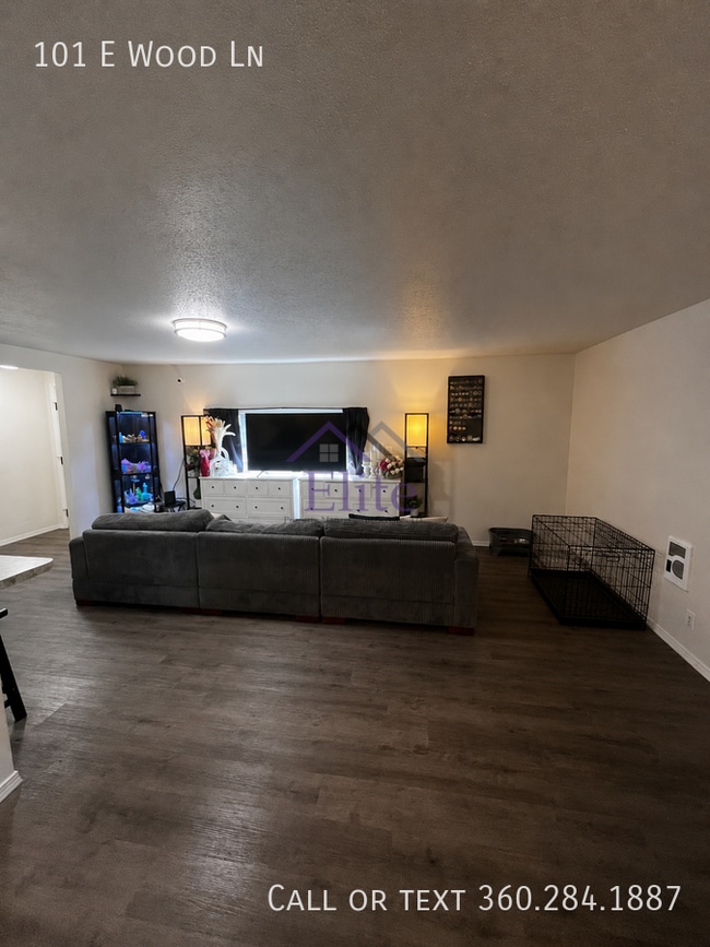 Photo - 101 E Wood Ln