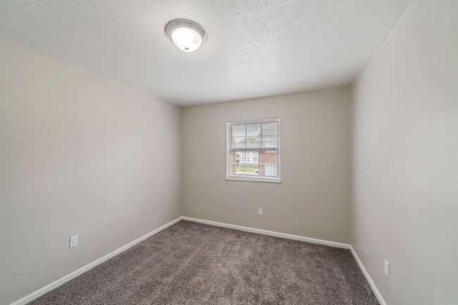Colonial Oaks Apartments