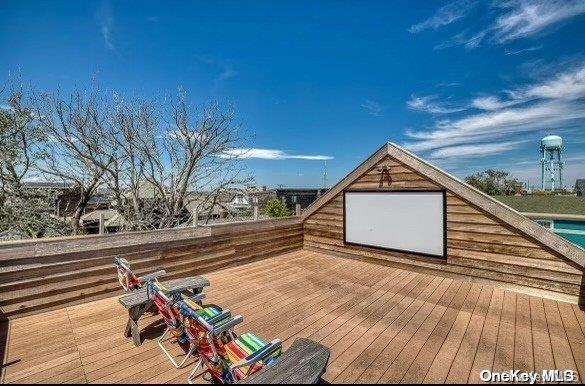 Photo - 332 Dehnoff Walk