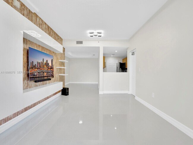 Photo - 6420 NW 114th Ave Unit 1325