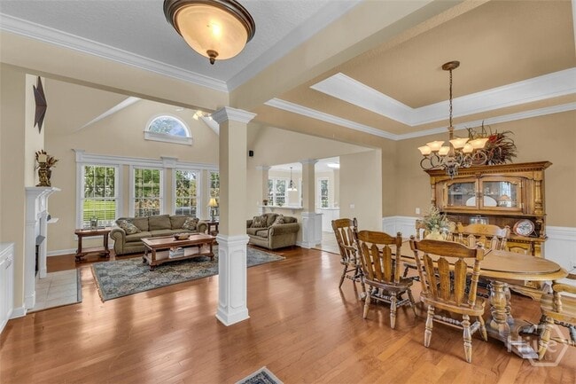 Photo - 109 Southernwood Pl