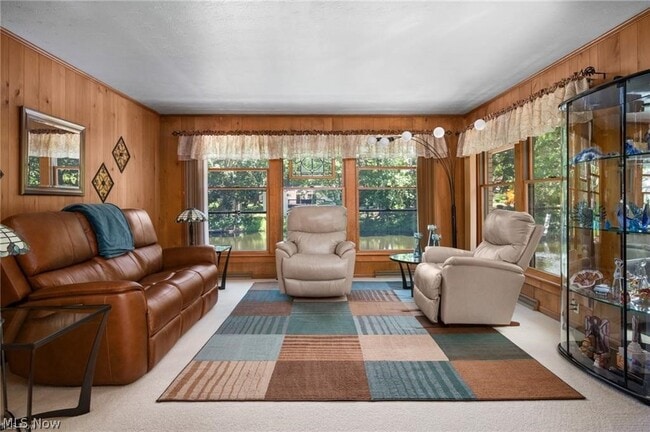 Photo - 685 Sunnyside Rd