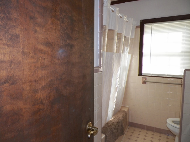 Photo - 1002 Cherry Ln