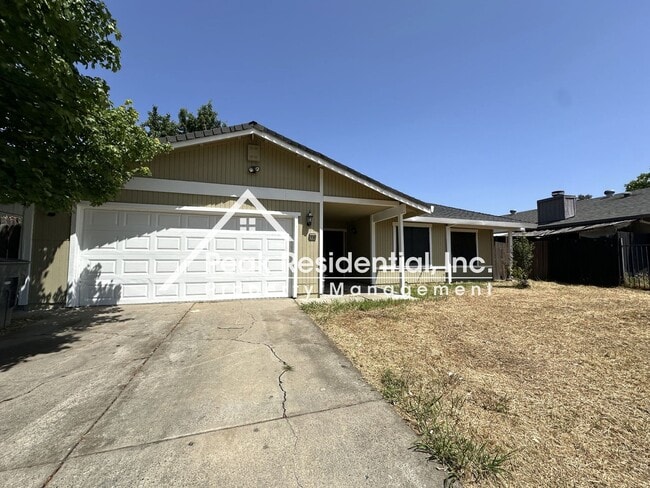 Photo - Spacious 3bd/2ba House with 2 Car Garage