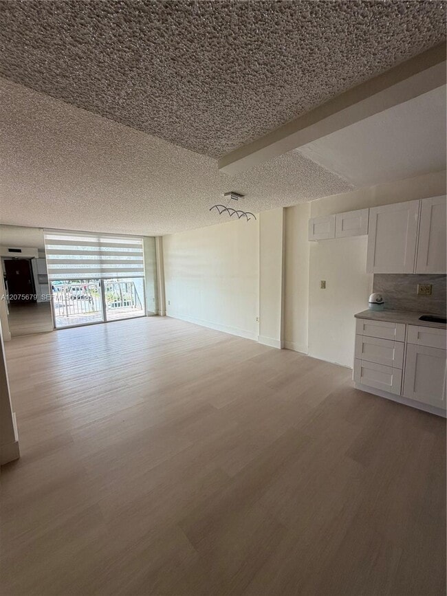 Photo - 1800 NW 24th Ave Unidad 220