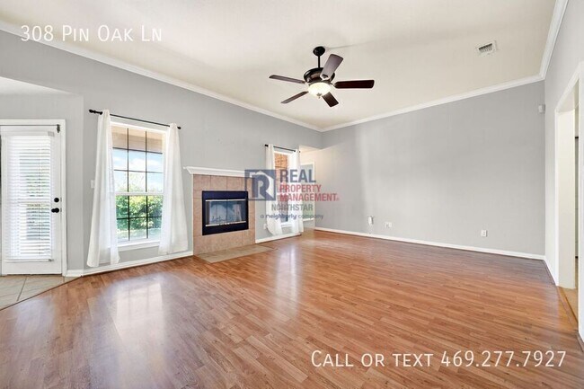 Photo - 308 Pin Oak Ln
