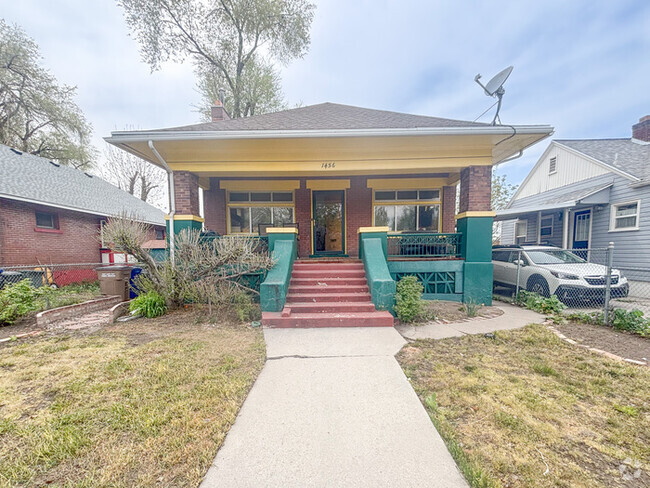 Building Photo - Large 2 Bedroom Basement Apartment - Close...