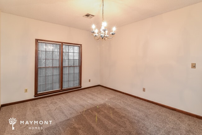 Photo - 2653 Crossgate Trail