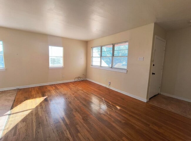 Photo - CHARMING and AFFORDABLE 3 bedroom home AVAILABLE NOW!