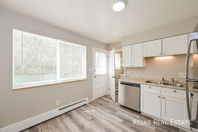 Photo - 5703 S Pearl St Unit 06