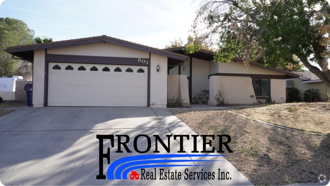 Building Photo - Single-Family Home in a Prime Location.