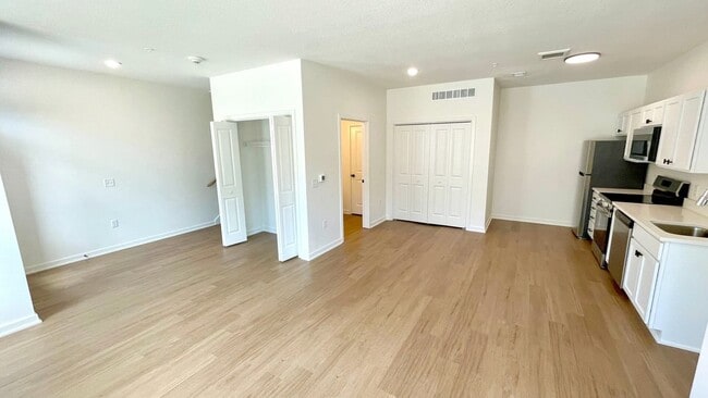 Park Indy: 2-Bedroom Townhouse